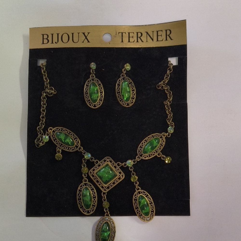 Bijoux Terner Gold and Green Necklace Set